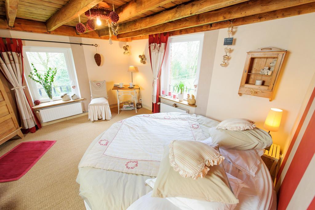 Les Chambres De Ribeaufontaine Dorengt Exteriör bild
